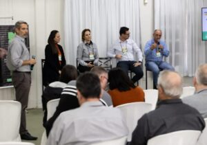 Produtores debatem gestão, clima, preço, varejo e linhas de crédito durante workshop na Hortitec 2026